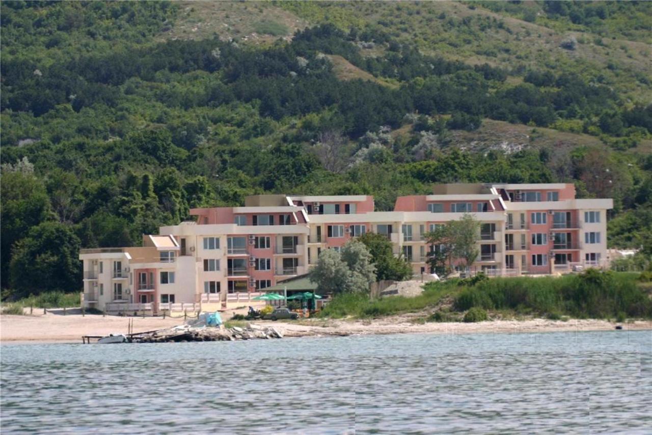 Sea Paradise Apartment Complex Kavarna Ngoại thất bức ảnh